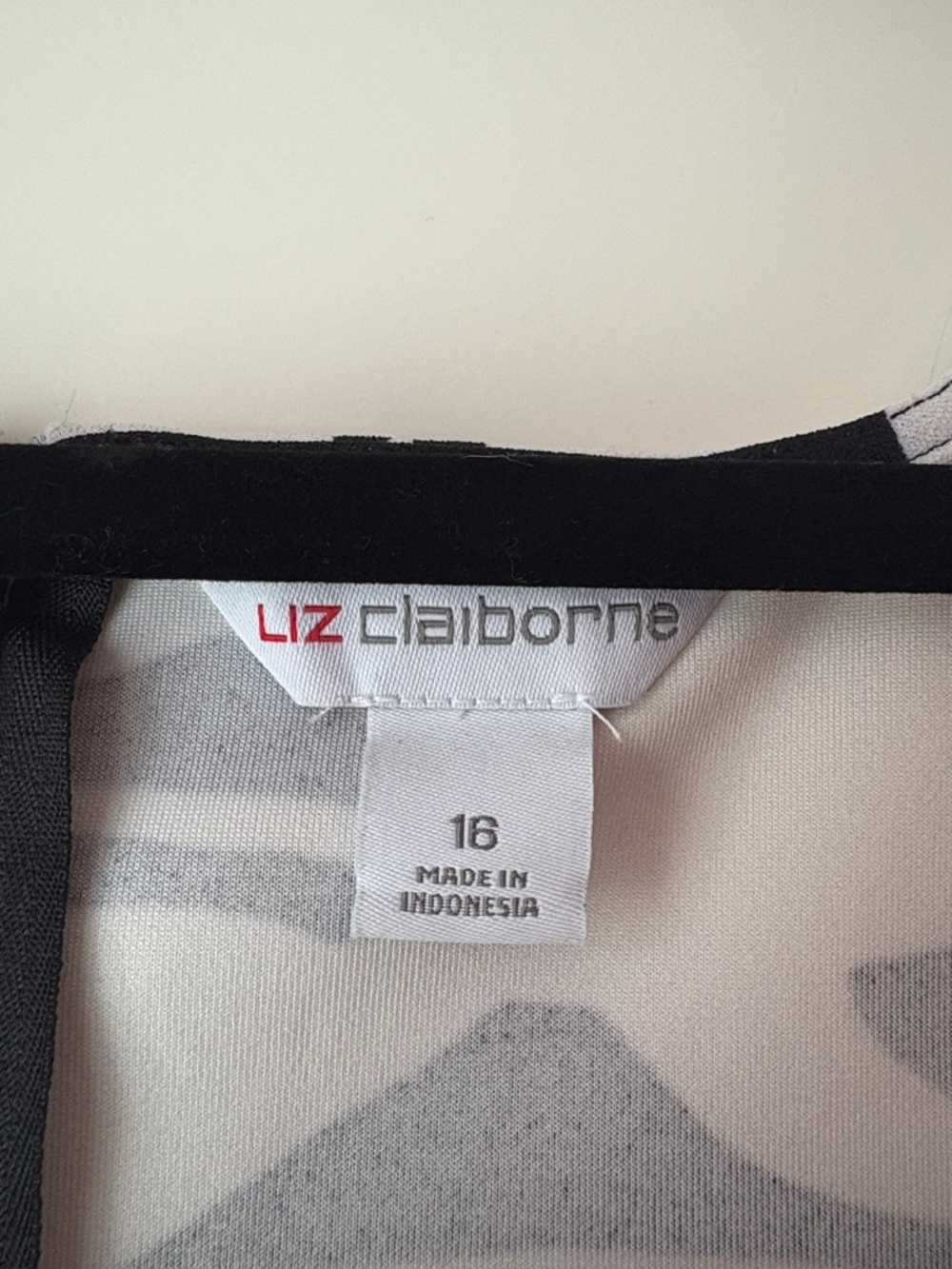 Liz Claiborne Black and White Floral Tie-Waist Jumpsuit - Picture 4 of 12